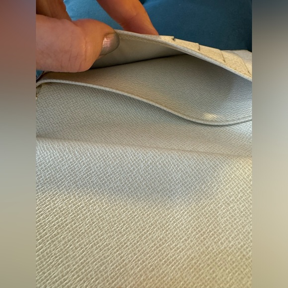 Louis Vuitton Epi kisslock/agenda BUNDLE - Picture 8 of 13